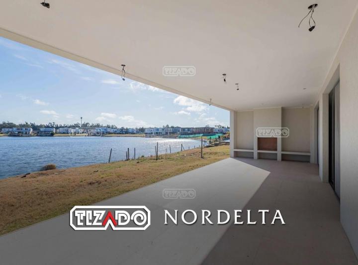 Casa · 233m² · 5 Ambientes · 1 Cochera