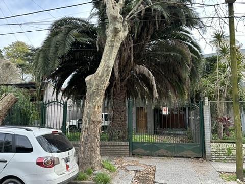 Casa · 220m² · 5 Ambientes · 5 Cocheras