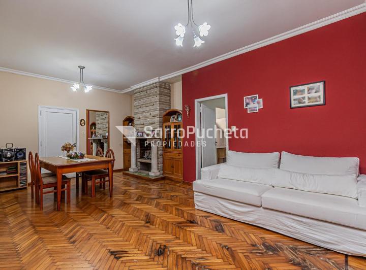 Casa · 180m² · 5 Ambientes · 2 Cocheras