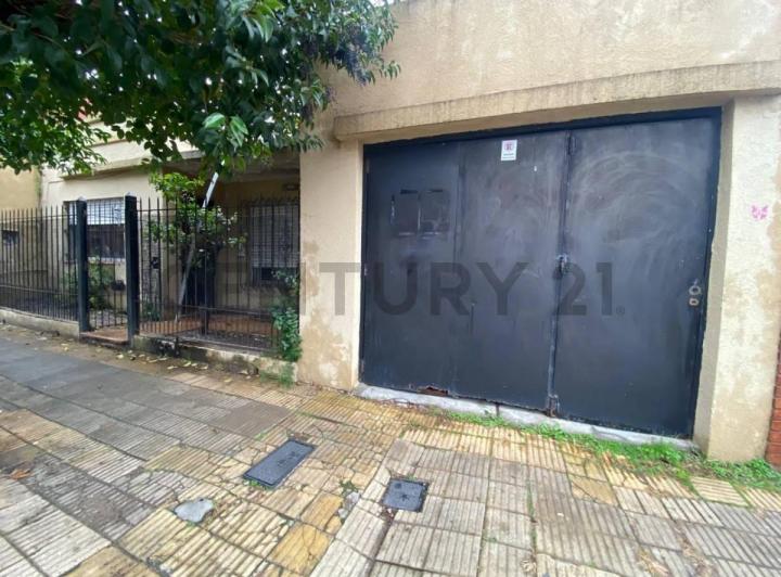 Casa · 75m² · 4 Ambientes · 1 Cochera