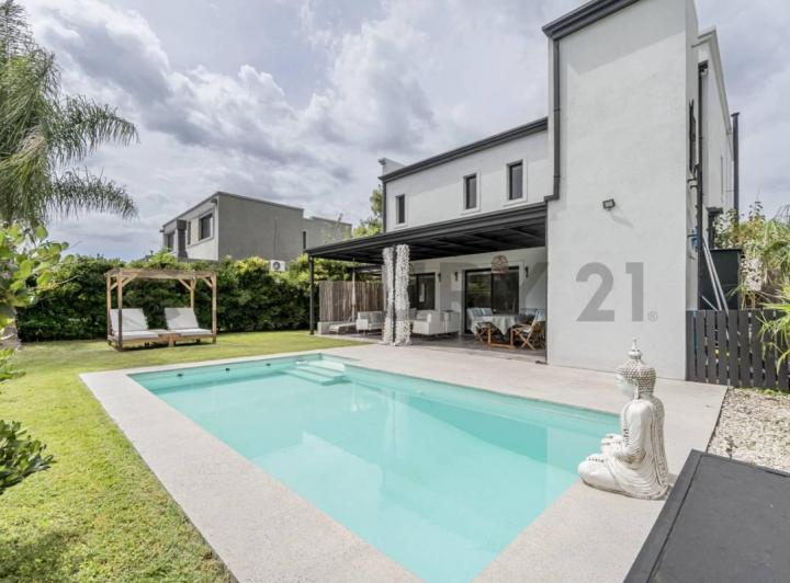 Casa · 170m² · 5 Ambientes · 5 Cocheras