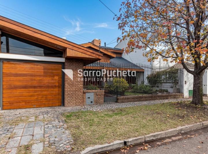 Casa · 196m² · 5 Ambientes · 2 Cocheras