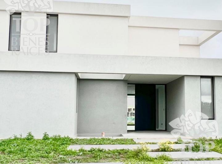Casa · 225ha · 6 Ambientes