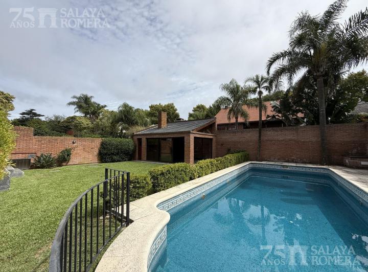 Casa · 560m² · 7 Ambientes · 4 Cocheras