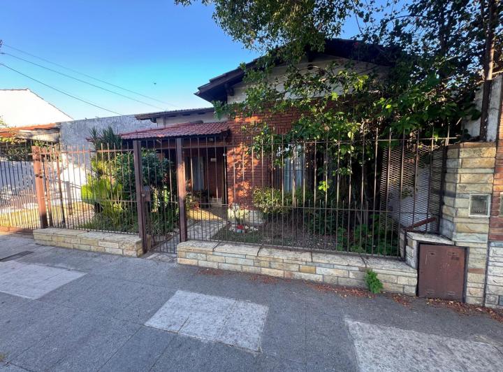 Casa · 82m² · 4 Ambientes · 1 Cochera
