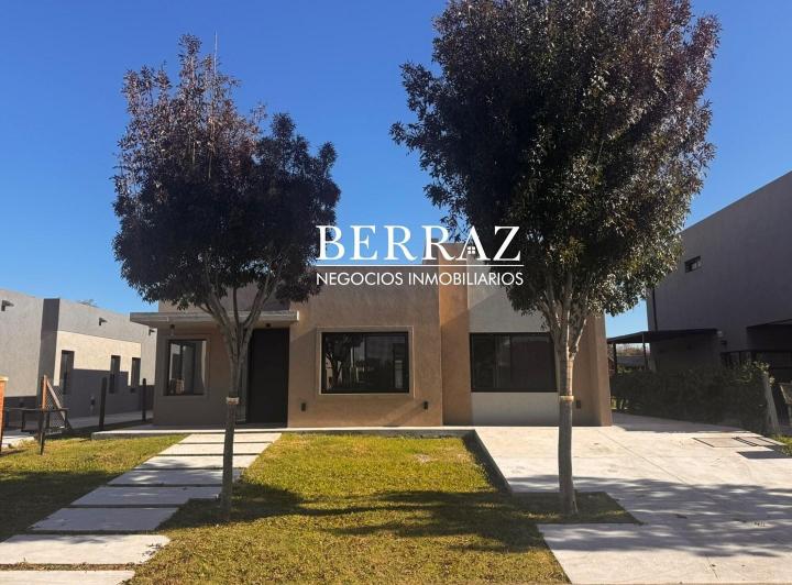 Casa · 150m² · 5 Ambientes · 4 Cocheras
