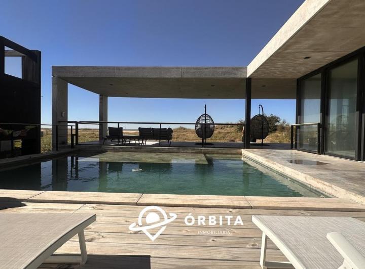 Casa · 506m² · 9 Ambientes · 3 Cocheras