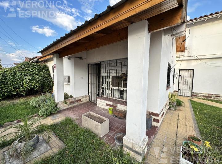 Casa · 180m² · 5 Ambientes · 1 Cochera