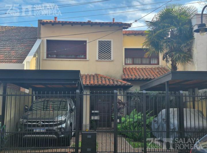 Casa · 260m² · 3 Dormitorios · 2 Cocheras
