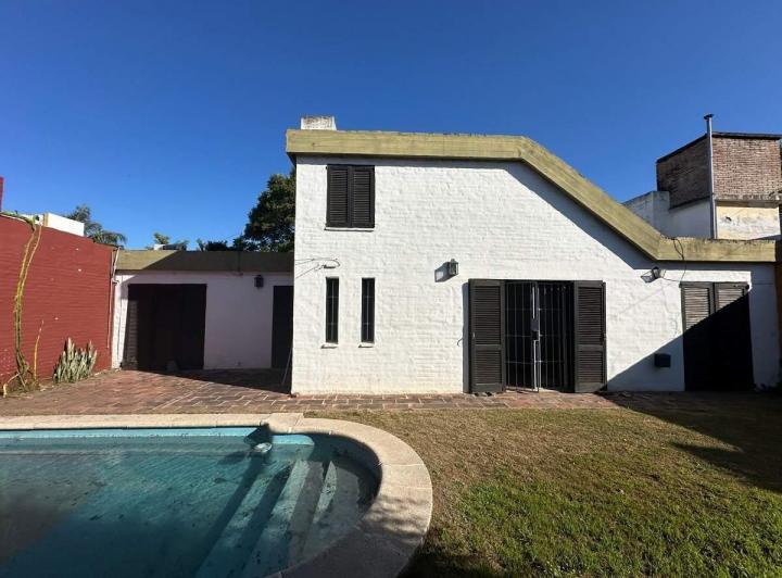Casa · 133m² · 11 Ambientes · 3 Cocheras