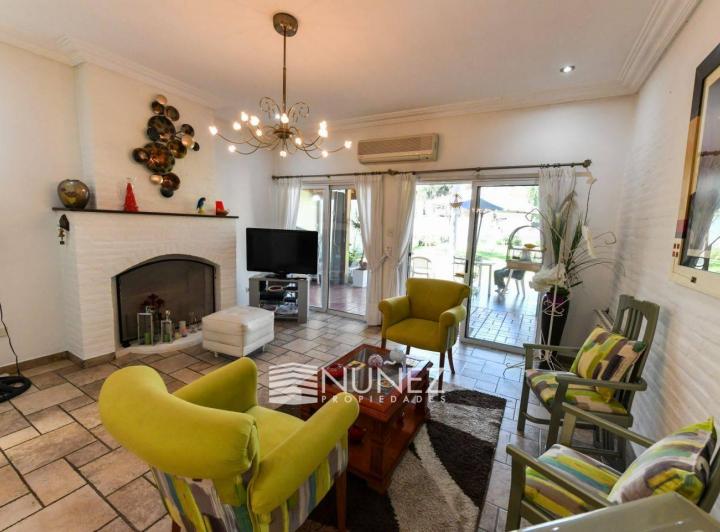 Casa · 195m² · 3 Ambientes · 1 Cochera