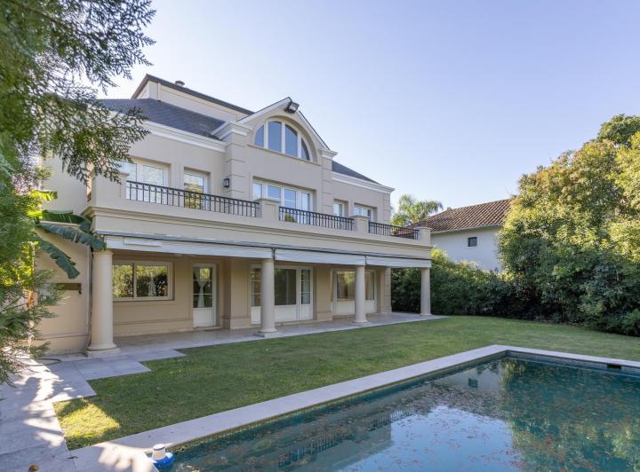 Casa · 515m² · 6 Ambientes · 2 Cocheras