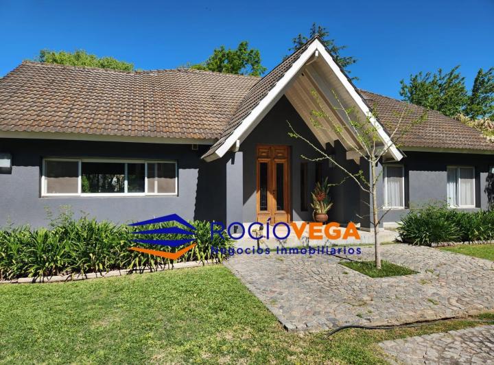 Casa · 2000m² · 5 Ambientes