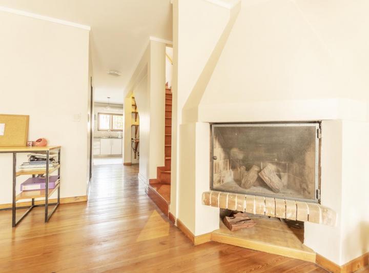 Casa · 180m² · 5 Ambientes · 2 Cocheras