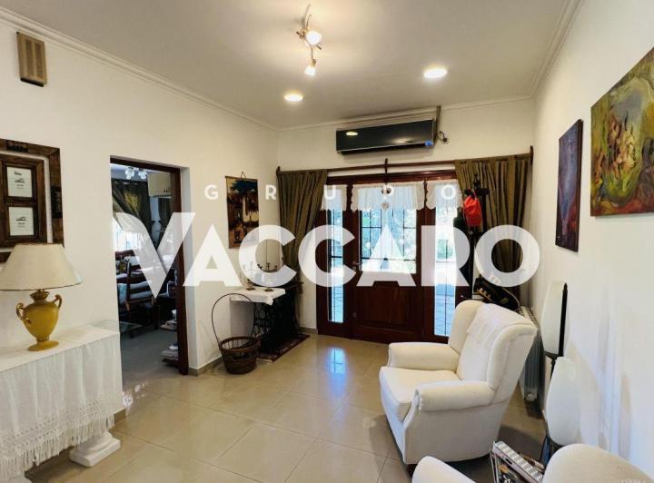 Casa · 180m² · 4 Ambientes · 2 Cocheras