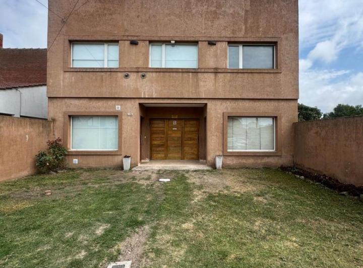 Casa · 160m² · 4 Ambientes · 1 Cochera