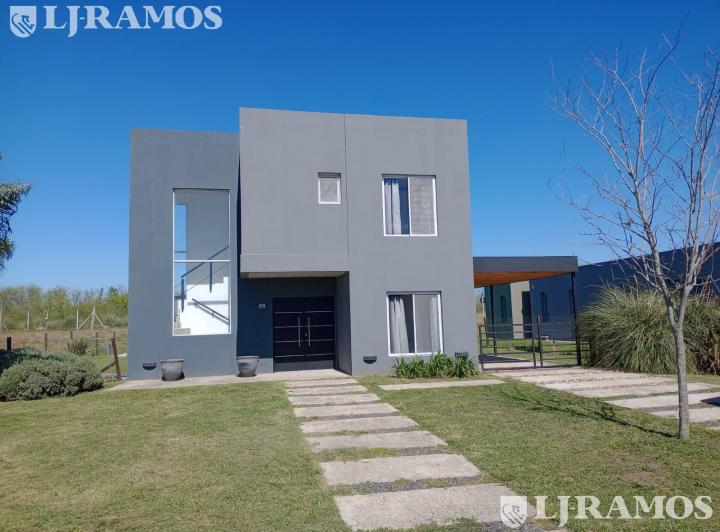 Casa · 176m² · 5 Ambientes · 2 Cocheras