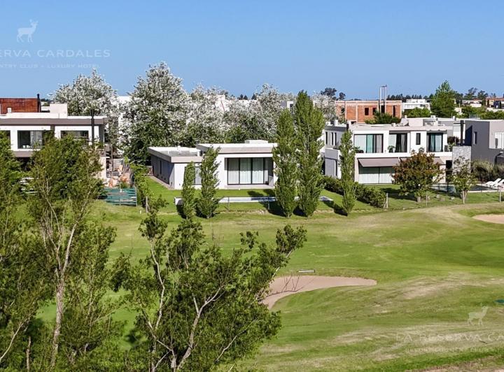 Casa · 205m² · 6 Ambientes · 2 Cocheras