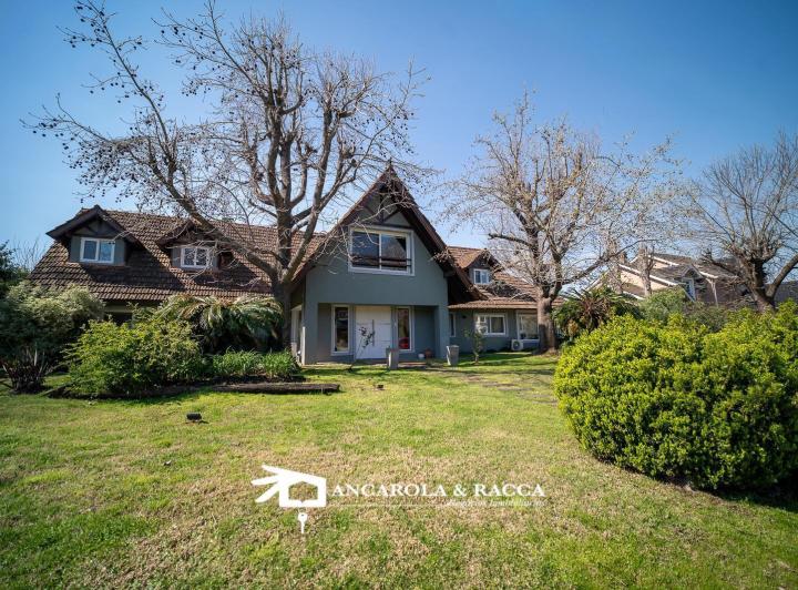Casa · 500m² · 6 Ambientes · 1 Cochera