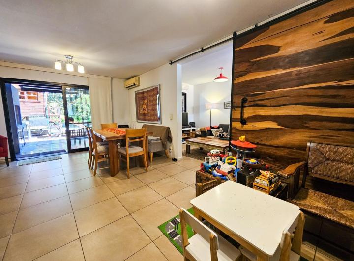Casa · 120m² · 5 Ambientes · 2 Cocheras