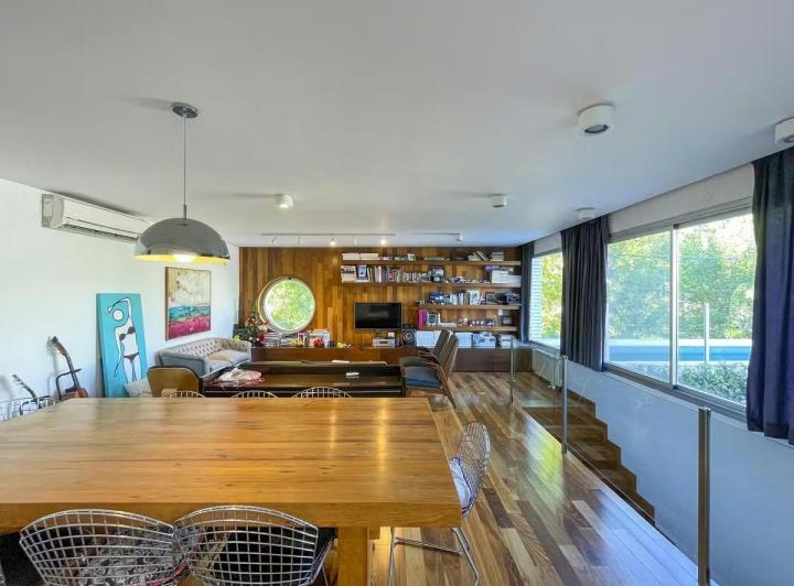 Casa · 200m² · 5 Ambientes · 1 Cochera