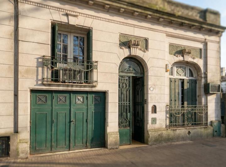 Casa · 180m² · 7 Ambientes · 1 Cochera