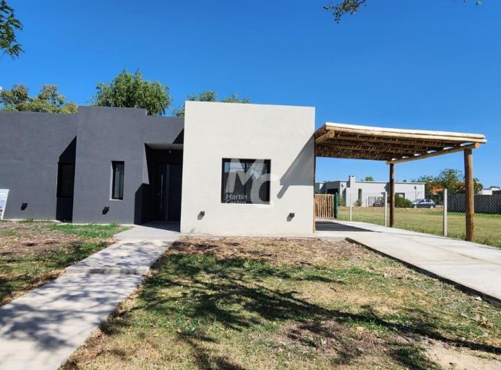 Casa · 153m² · 6 Ambientes · 1 Cochera