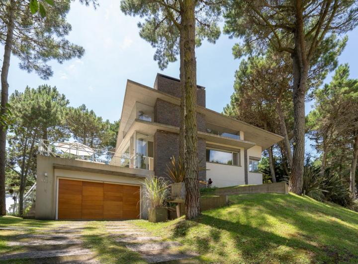 Casa · 358m² · 4 Ambientes