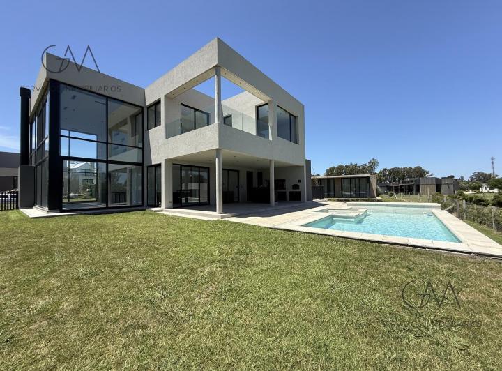 Casa · 289m² · 5 Ambientes