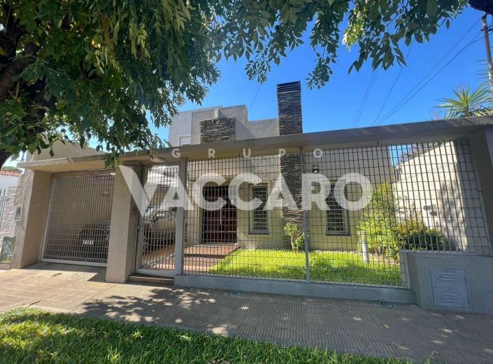 Casa · 140m² · 4 Ambientes · 1 Cochera