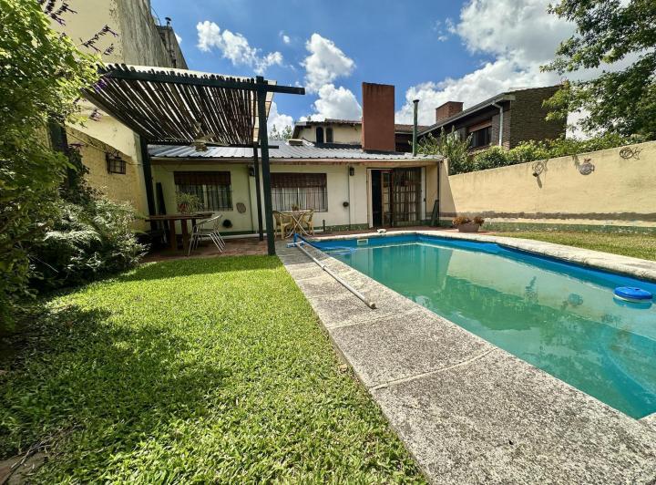 Casa · 174m² · 6 Ambientes · 1 Cochera