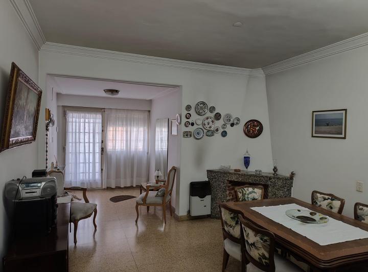 Casa · 140m² · 4 Ambientes · 1 Cochera