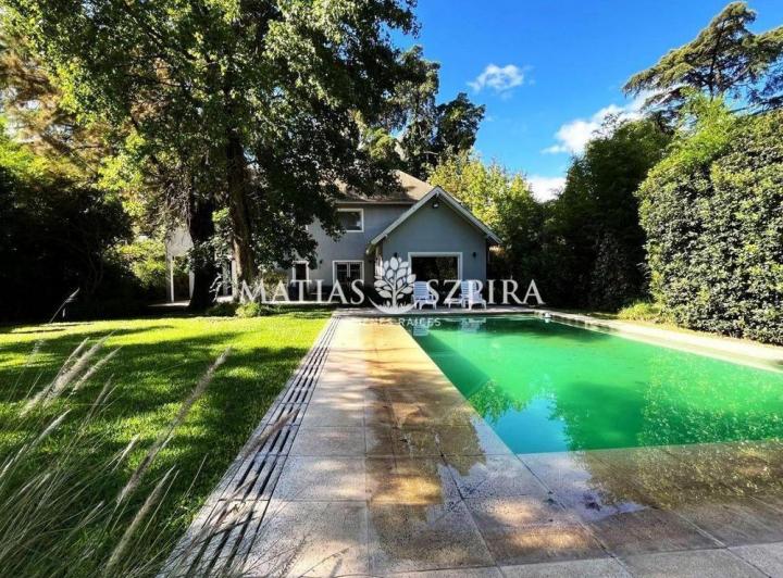 Casa · 170m² · 5 Ambientes · 3 Cocheras