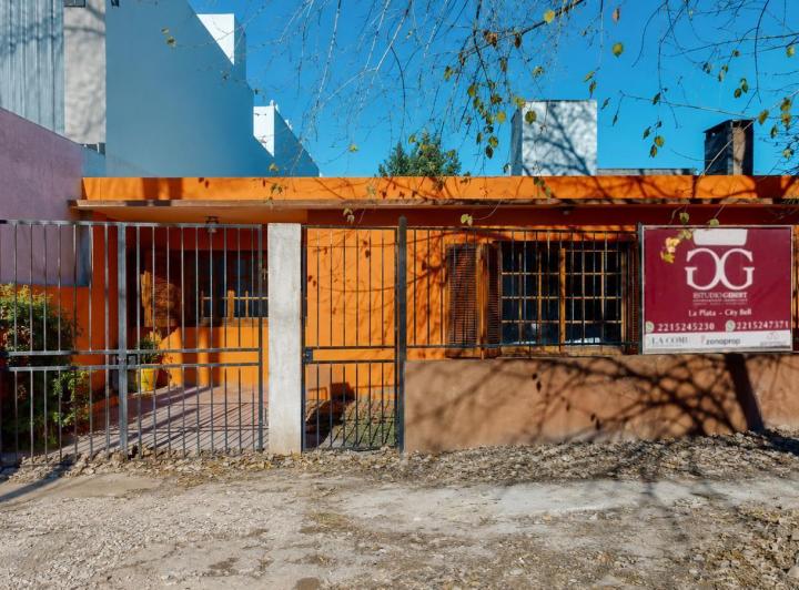 Casa · 170m² · 8 Ambientes · 1 Cochera