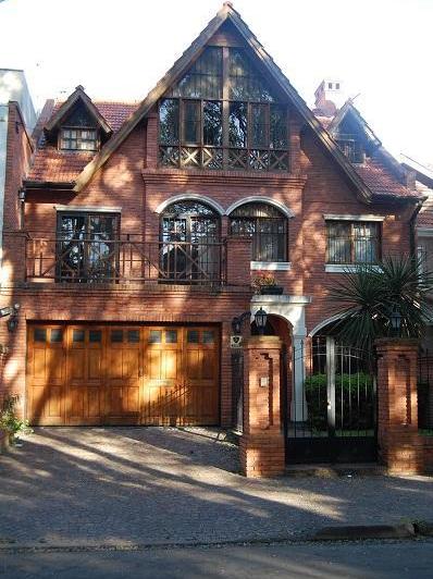 Casa · 420m² · 5 Ambientes · 2 Cocheras