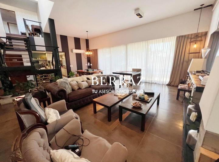 Casa · 206m² · 4 Ambientes · 4 Cocheras
