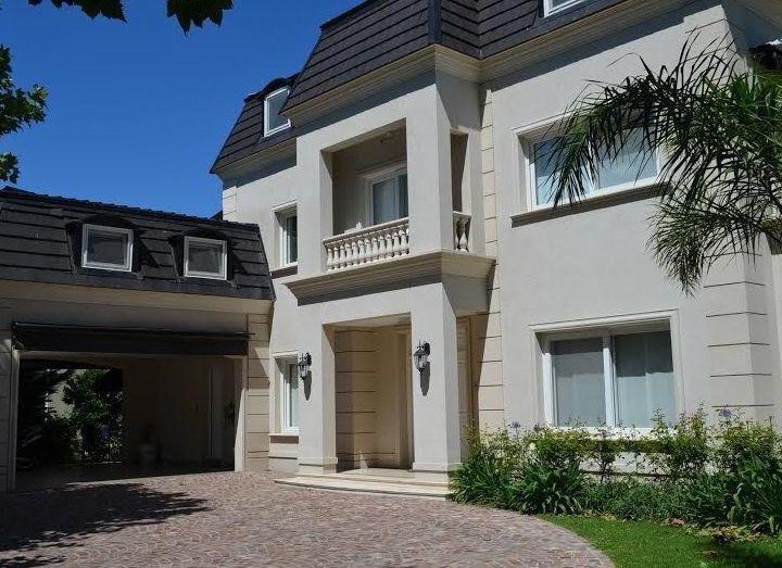 Casa · 460m² · 5 Ambientes · 1 Cochera