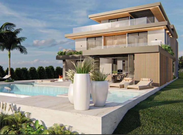 Casa · 444m² · 8 Ambientes · 2 Cocheras