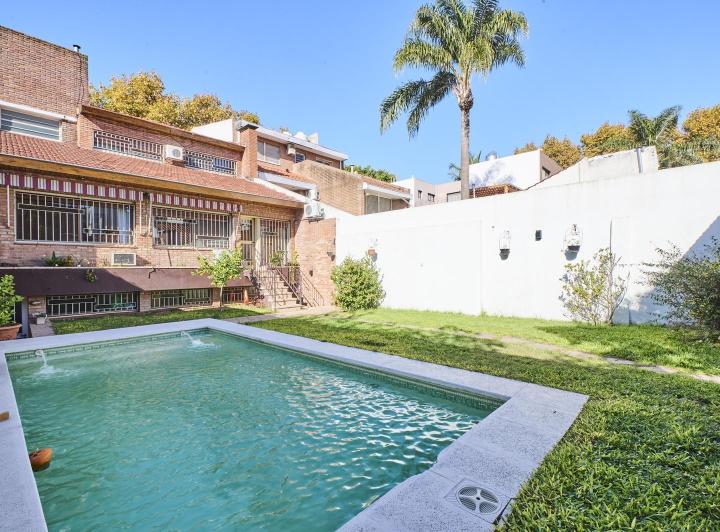 Casa · 325m² · 6 Ambientes