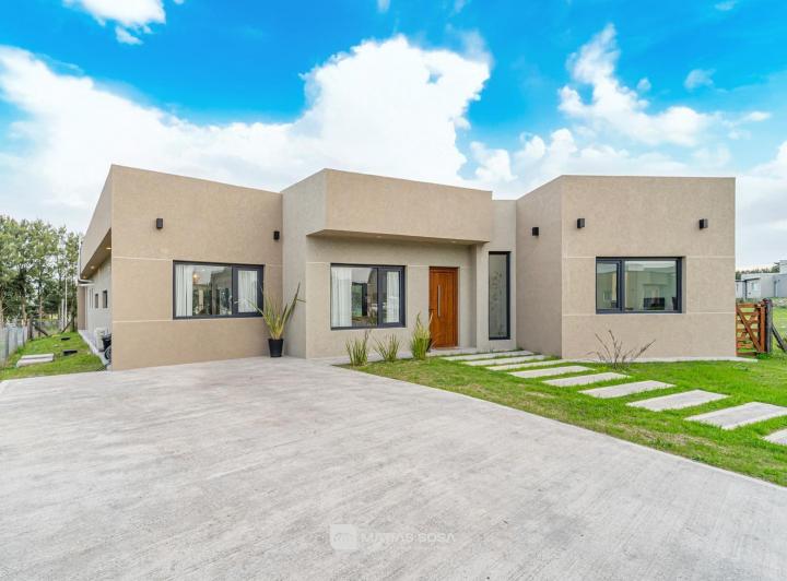 Casa · 162m² · 4 Ambientes · 1 Cochera