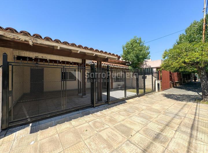 Casa · 130m² · 3 Ambientes · 2 Cocheras