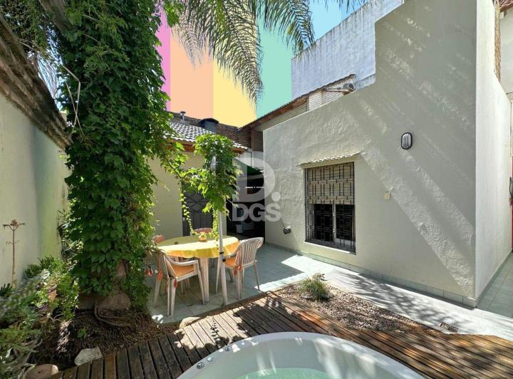 Casa · 180m² · 5 Ambientes · 1 Cochera