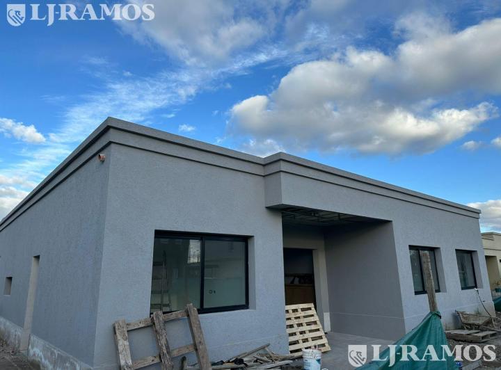 Casa · 176m² · 5 Ambientes · 1 Cochera