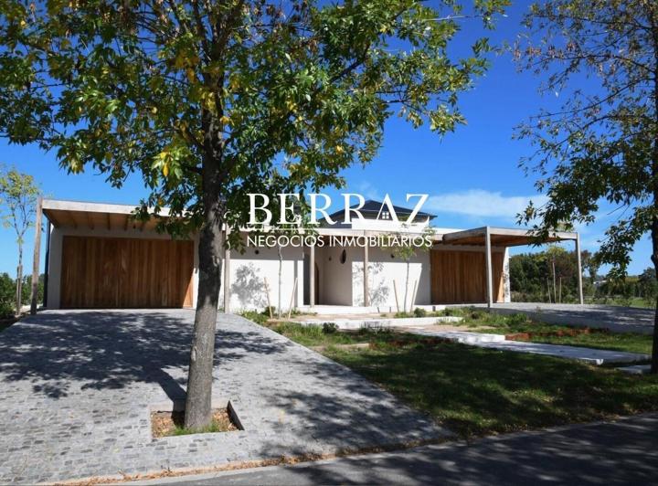 Casa · 309m² · 6 Ambientes · 6 Cocheras