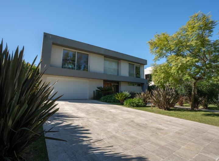 Casa · 380m² · 6 Ambientes
