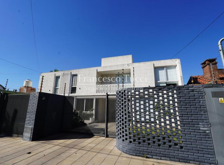 Casa · 79m² · 3 Ambientes · 1 Cochera