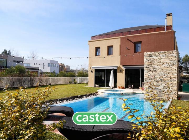 Casa · 350m² · 4 Dormitorios