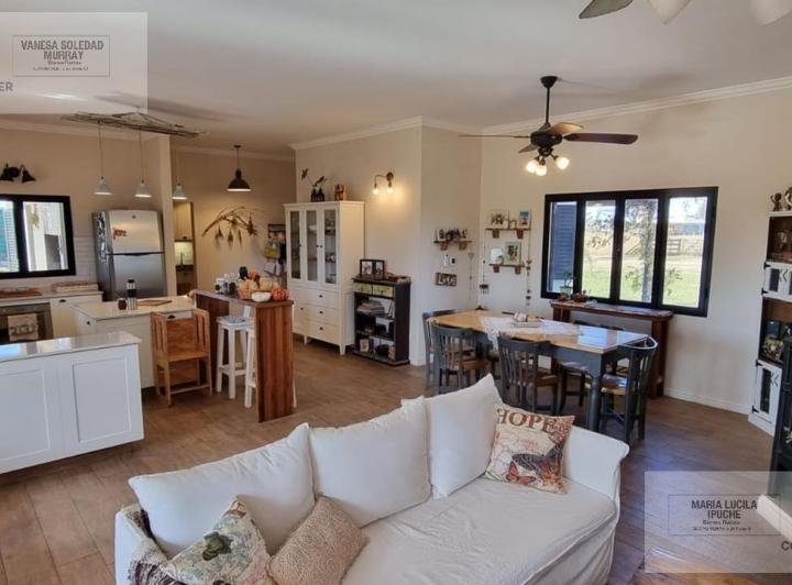 Casa · 145m² · 4 Ambientes · 3 Cocheras