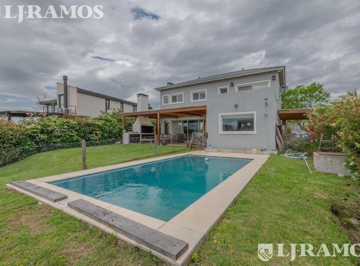 Casa · 200m² · 4 Ambientes · 1 Cochera