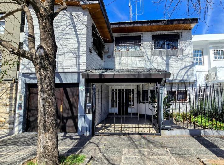 Casa · 184m² · 5 Ambientes · 2 Cocheras